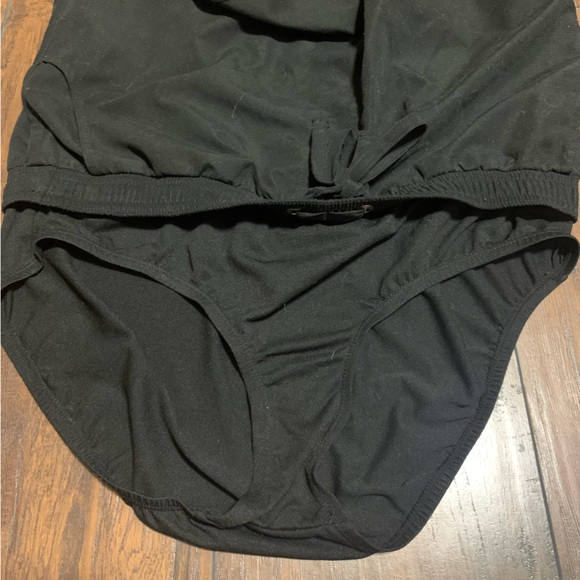 Women’s Merona Medium Black Swim Shorts - Picture 6 of 7